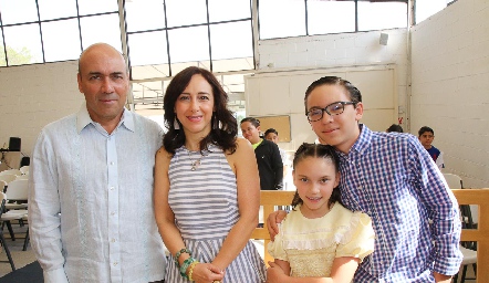  Marcelo Basurto, Arantza Basurto, Sandra Aldrete y Nicolás Basurto.