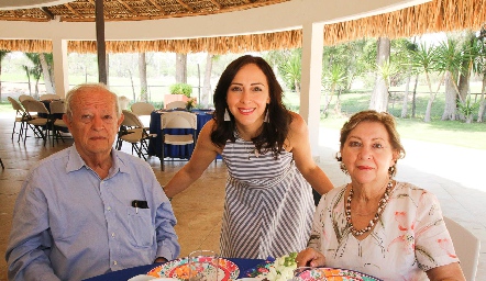 Pablo Aldrete, Sandra Aldrete y Guadalupe Estrada.