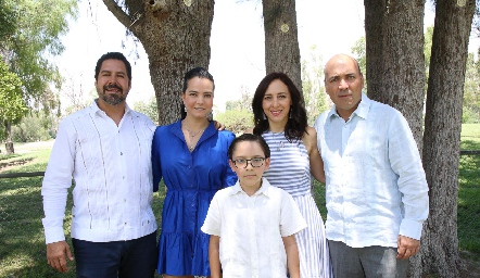  Miguel Martínez, Mariana Meade, Franco Basurto, Sandra Aldrete y Marcelo Basurto.