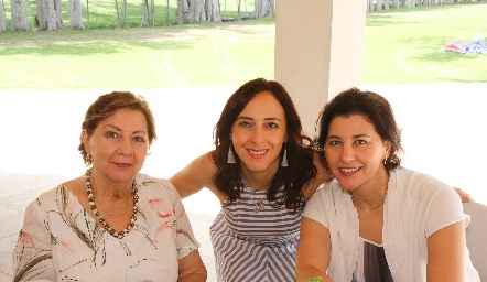  Guadalupe Estrada, Sandra Aldrete y Patricia Aldrete.