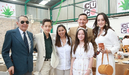  Pascual Rogelio Castro, Vivian Acevedo, José María Castro, Silvana y José María Jr.