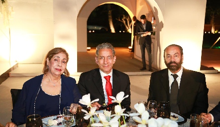  Isabel, Ricardo y Oscar Torres Corzo.