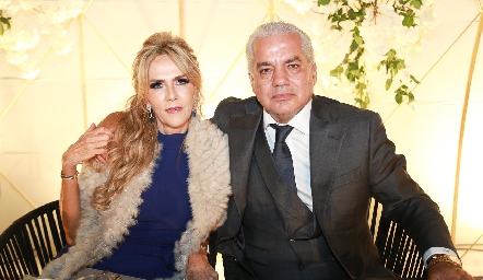  Elida Sánchez y Jorge Torres Corzo, papás de la novia.