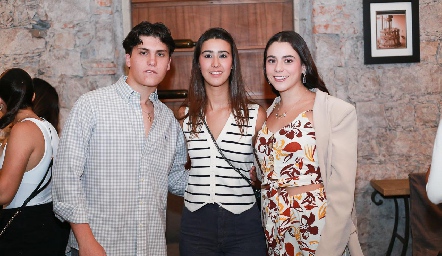  Piero Pizzuto, Isa Gutiérrez y Sigrid Zendejas.