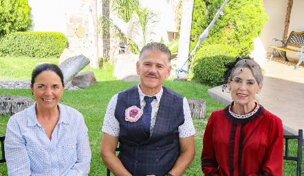  Pilar Candia, Félix González y María Elena Torre.