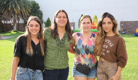  María Palomar, Montse Ramírez, Carmelita Berrueta y Daniela Torres.