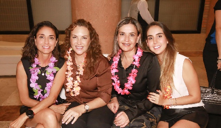 Anel Avila, Gaby Herrera, Claudia Guyonnet y Lucía Borbolla.