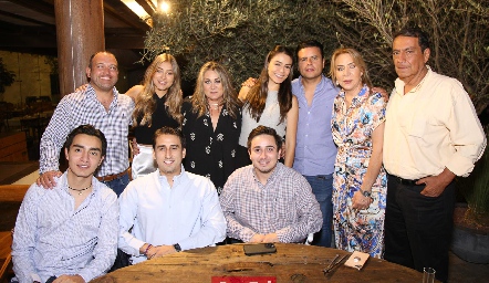  Paulina Rodríguez con su familia.