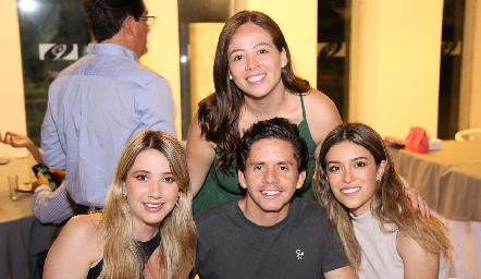  Elena Pérez, Pato Rueda, Andrea Barbosa y Daniela Rosales.