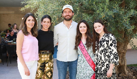  Andrea y Cristy Lorca, Carlos González, Pau y Marisol Aldrett.