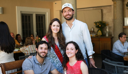 Pau Aldrett, Carlos González, Adrián y Daniela Hinojosa.