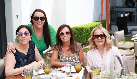  July Mahbub, Julieta Garelli, Elsa Tamez y Claudia del Pozo.