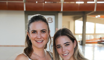  Sandra Pérez e Ingrid de Luna .