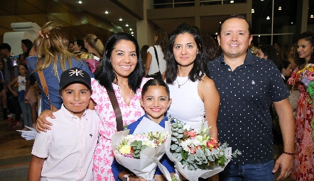  Martina del Castillo con su familia.