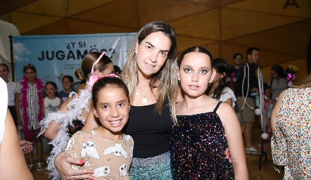  Ximena Torres, Maripepa Muriel y Paula Torres.