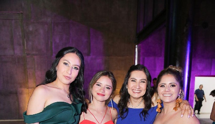  Mariana Delgadillo, Paola Rocha, Ceci Castrejón y Jesica González.