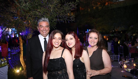  Mauricio Cortés, Ana Paula Cortés, Natalia Cortés y Aidé Fuentes.