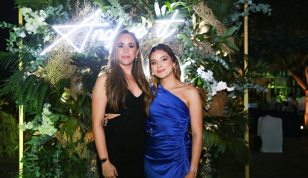  Adriana Díaz y Selena Barajas.