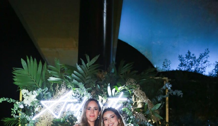  Adriana Díaz y Selena Barajas.