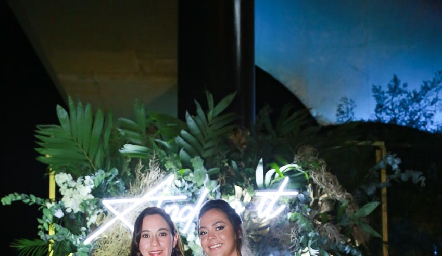 Itzel Vega y Rosalba Rios.