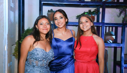  Isis León, Ana Andrade y Sofía Andrade.