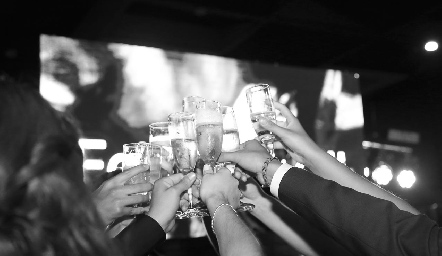  Brindis.