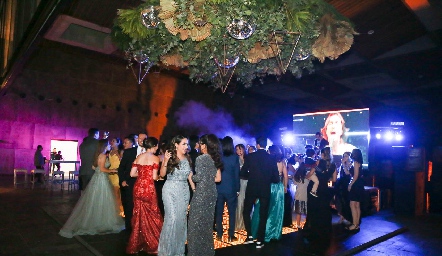  Hora de bailar.