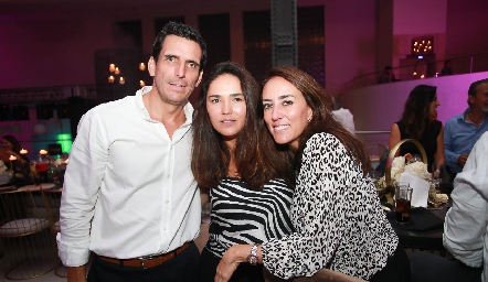  Javier Fernández, Ana Paula Valdés y Sandra Salgado.