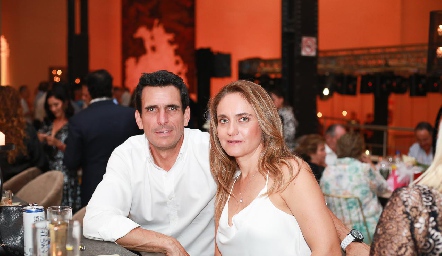  Javier Fernández y Viviana Navarro.