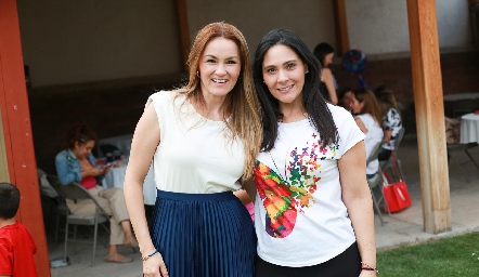  Luz Adriana Arellano y Nayeli Zarur.