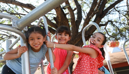  Ana Sofía, Fernanda y Pía Labastida.
