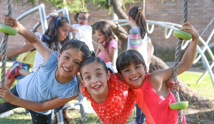  Ana Sofía, Fernanda y Pía.