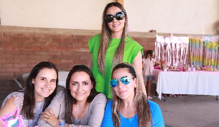  Alejandra Elías, Cecilia Vázquez, Yolanda Bárcena y Cendi Luna.
