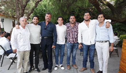  Gerardo Serrano, Max Gómez, Héctor Gómez, Gerardo Serrano, Emilio, Toro y Javier Gómez.