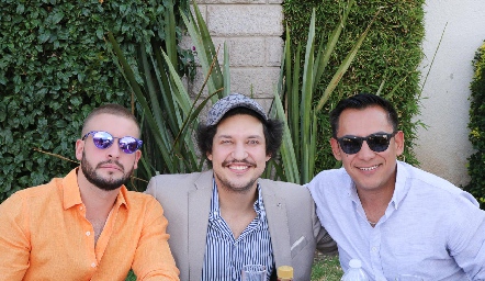  Alejandro Ortuño, José Torres y Newton.