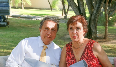  Guillermo Ortiz y Martha González.