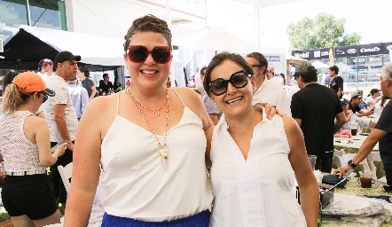  Karla Vilet y Adriana Zapata.