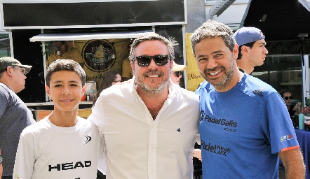  Benicio Lara, Héctor Morales y Octavio Lara.