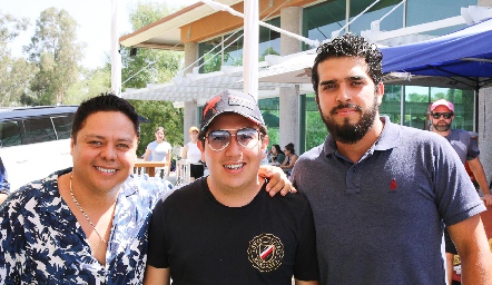  Gustavo Hernández, Albert y Ángel Trejo.