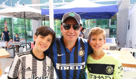  José, Roberto y Max Pedroza.