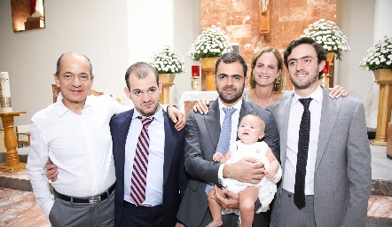 La familia Abud Gómez con Micaela.