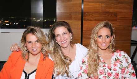  Monse Torres, Lili Abud y María Torres.