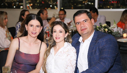  Dalila Rodríguez, Mayra García y Ángel Rodríguez.