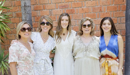  María José Castañedo, Clarisa Castañedo, Clarisa Abella, Clarisa Ahumada e Isabel Abella.