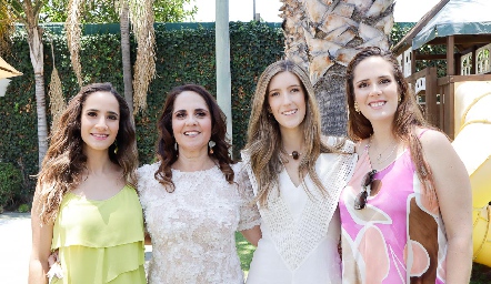  Daniela Mina, Gabriela Payán, Clarisa Abella y Ana Gaby Mina.