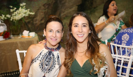   Diana Guel y Diana Olvera.