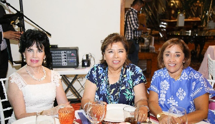  Lucy Stahl, Carmelita Martínez y Marilú Lira.
