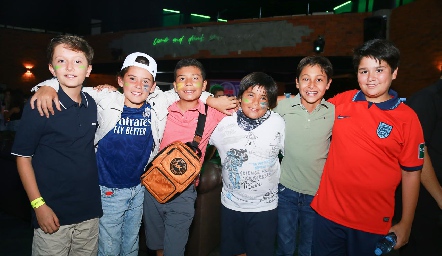  Juan Pablo, Santiago, Sebastián, Alejandro, Santiago y Patricio.