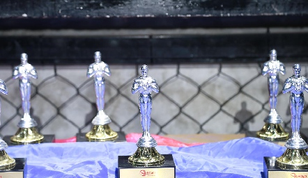  Premios.