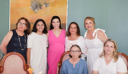  Flor Márquez, Michelle Martínez, Dalia Echegollen, Ana Lilia Márquez, Luz María Márquez, Beatriz de Alba y Eli Márquez.